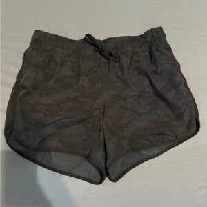 Black & Gray Camo Gym Activewear Shorts Size Medium